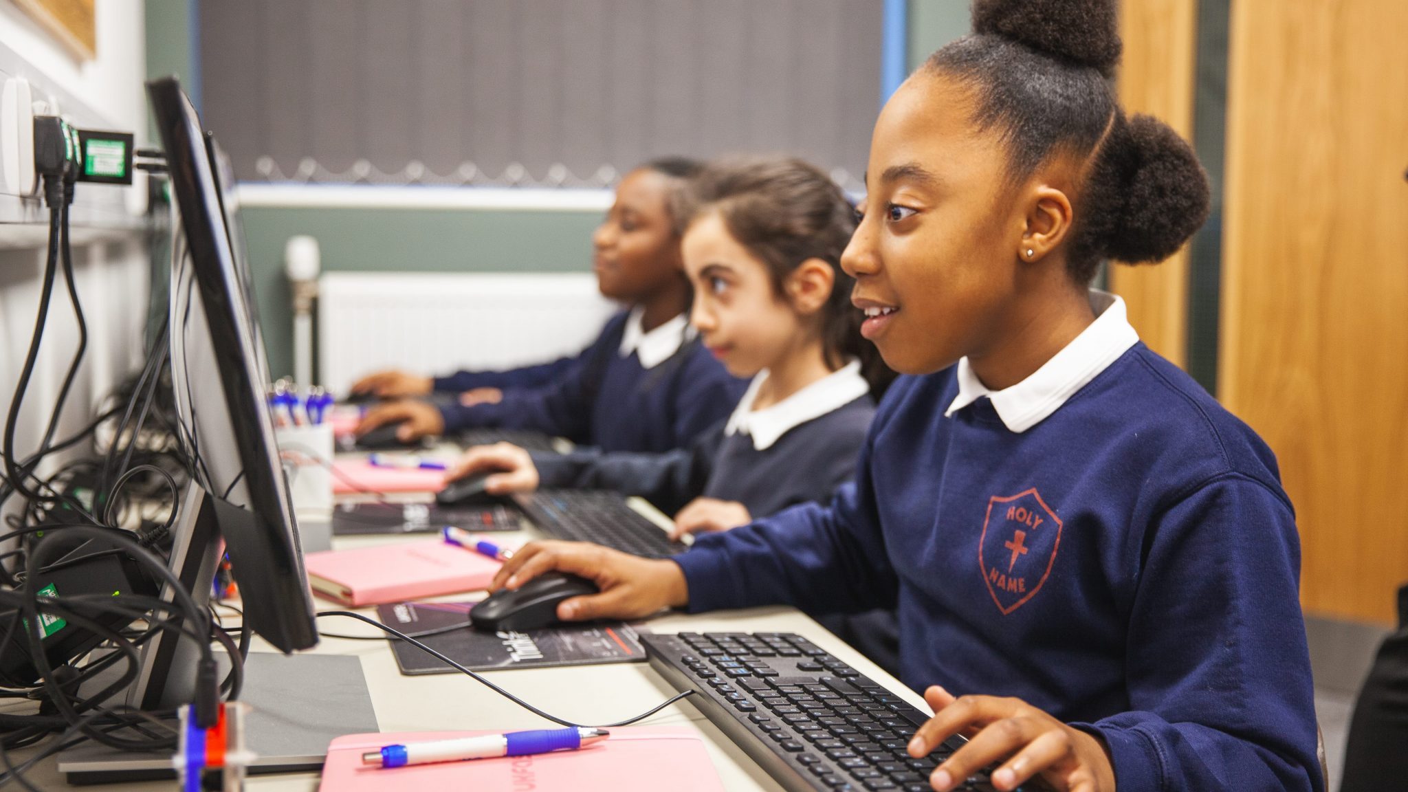 School children at UKFast using computers